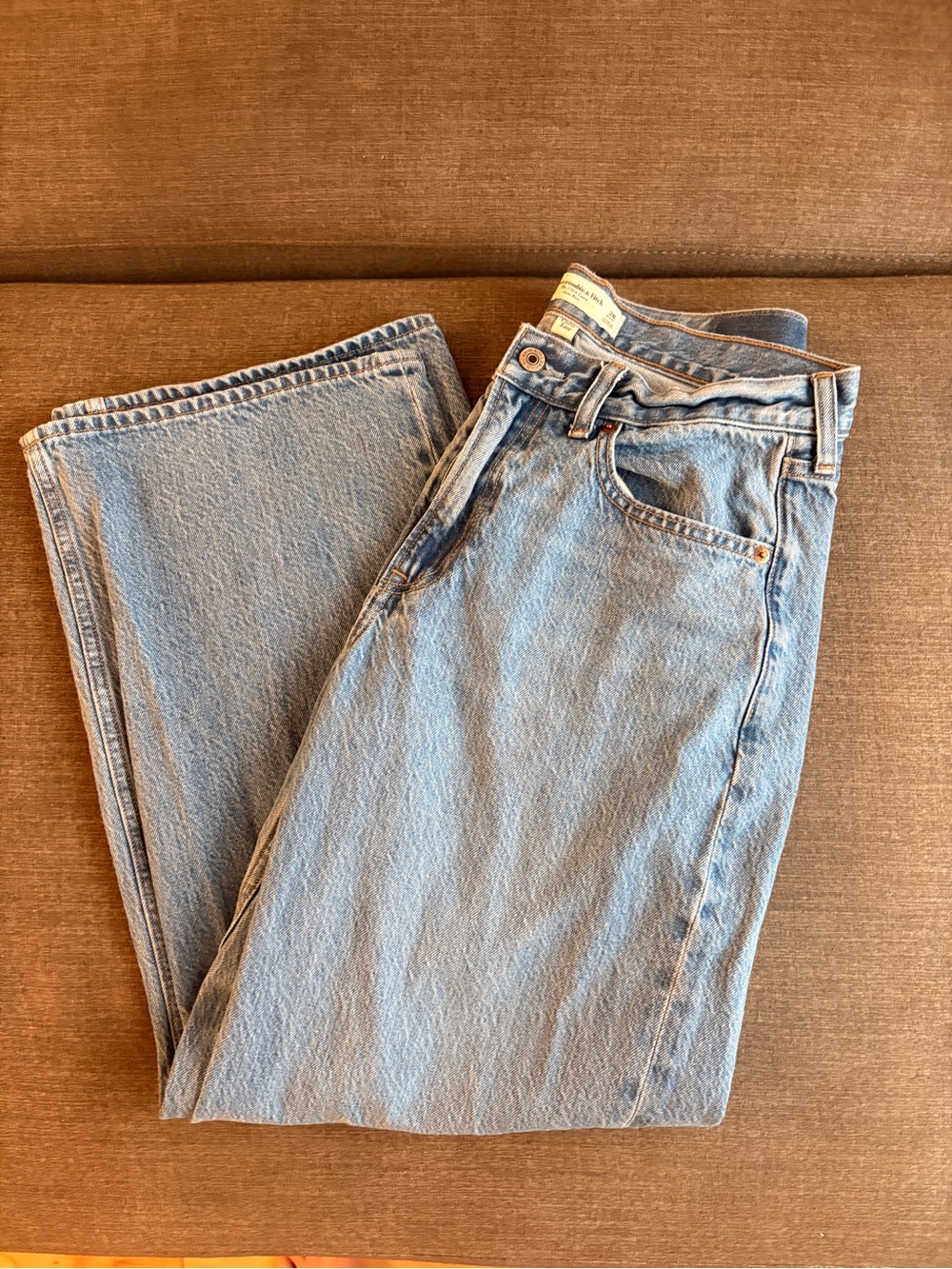 Abercrombie Light Blue Women’s Ultra Loose Low Rise Jeans 26 Short Curve Love